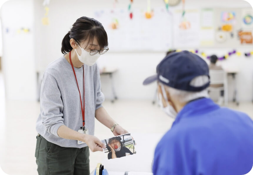 職員と利用者の画像